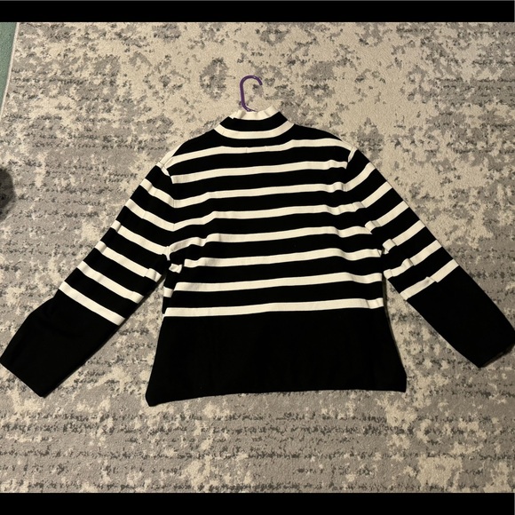 H&M Sweater - Picture 2 of 2